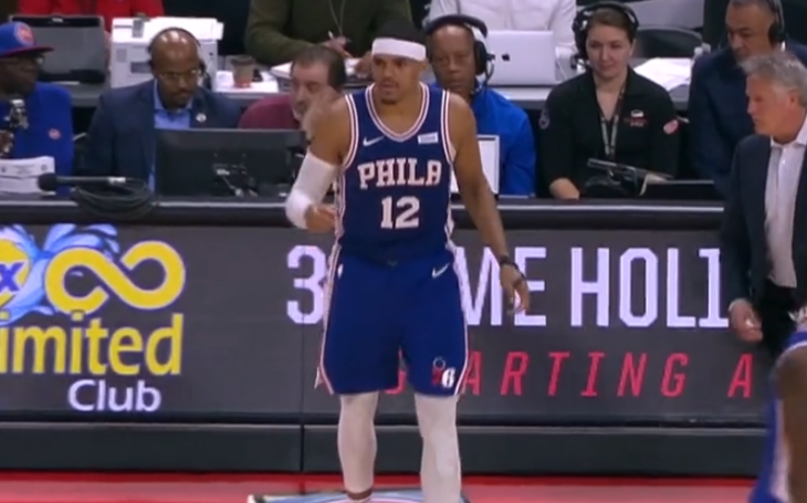 绝对大哥！哈里斯半场13投9中0失误砍下23+6+5