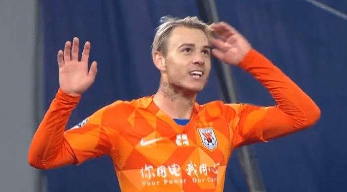 2新援“融入”！泰山队再补边后卫+中锋：费莱尼和卡达尔择一离队