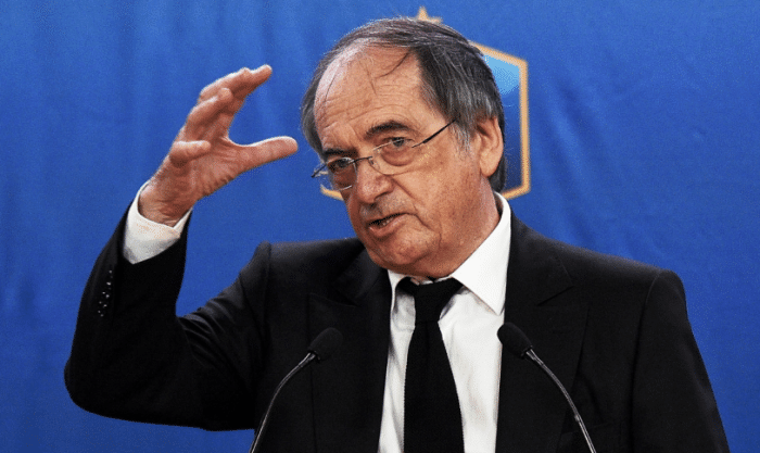 突发！齐达内被当“小丑”，本泽马“被逼退役”，皇马官宣抱不平