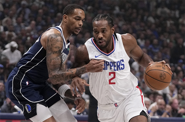 小卡负伤仍要战G4！快船将帅齐呼，哈登44分钟或与乔治犯规有关