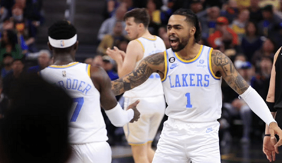 胜率破45%！湖人击败勇士止颓势，迎关键三战：强势冲击附加赛