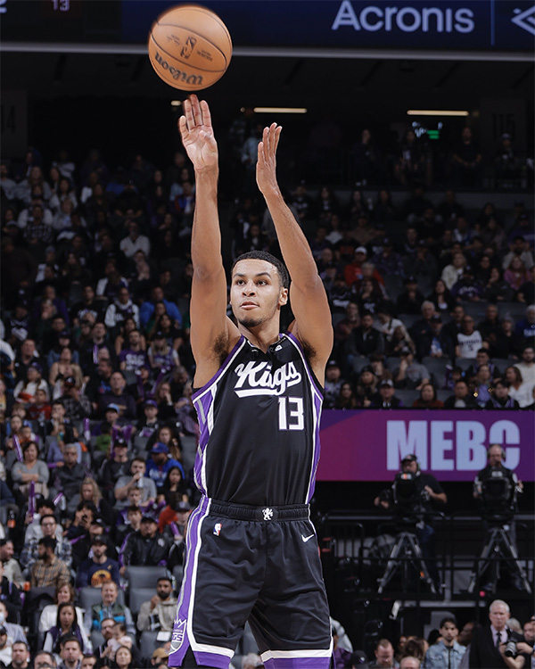 穆雷47+12三分狂刷纪录：成国王队史首人 单节三分7中7轰26分太狠