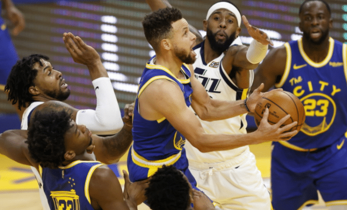 勇士赛季最佳之战！库里生日夜掀翻联盟，王猛盛赞：科尔有定性