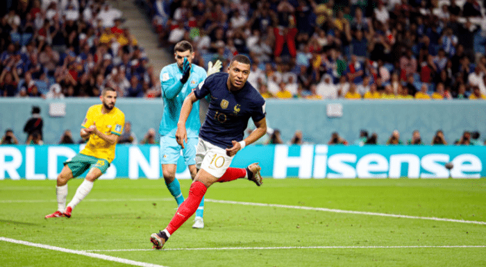 ​冲上热搜！法国队刷爆纪录，姆巴佩吉鲁闪耀，或打破世界杯魔咒