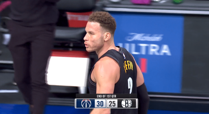 帽翻比尔！2号格里芬篮网首秀，尽享球星待遇，一数据力压登欧全队最高