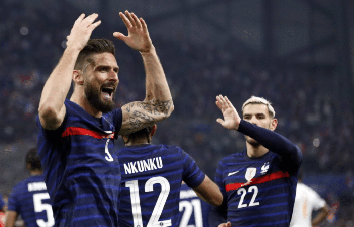 史诗级双冠！恭喜本泽马获赛季金球奖，大罗技术助攻