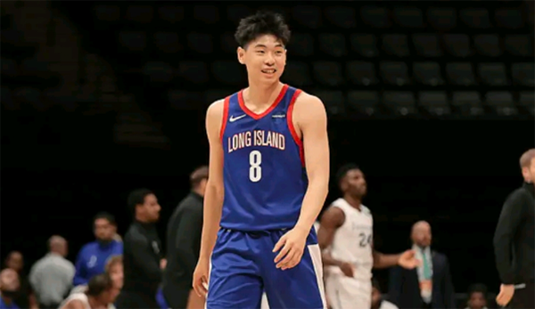 崔永熙赛场遭意外：左膝受伤，带伤离场前数据平淡