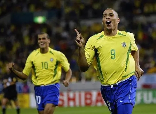 巴西队拥有着十分强大的巨星，大罗就是其中一位