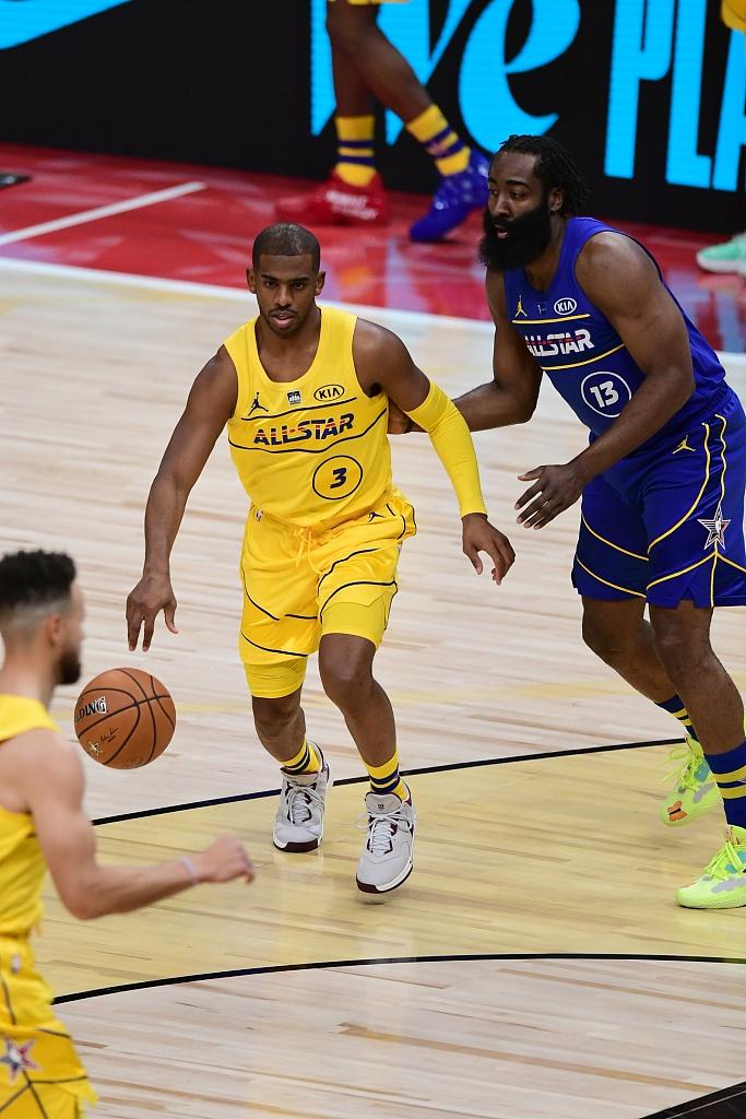 全明星赛后5大画面！约基奇生闷气，乔治给利拉德道歉，字母哥模仿老詹！