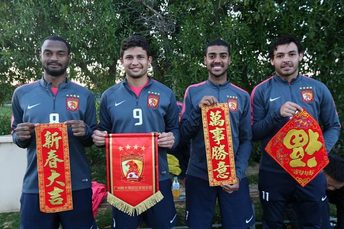 许家印给他涨薪70倍，归化球员被扫地出门，不讲中文晒豪车晒女友