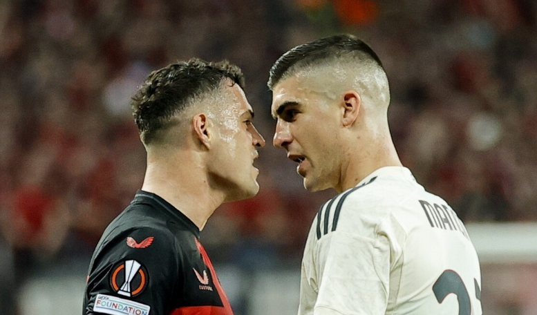 从2-1 到2-2，勒沃库森缔造2大奇迹，52 场不败压拜仁，剑指3冠王