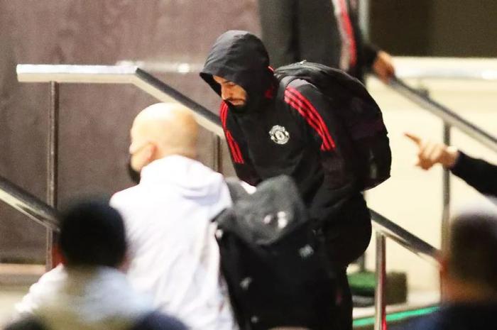 曼联对利物浦大名单公布：B费入选弗雷德恐缺阵，瓦拉内尚未复出