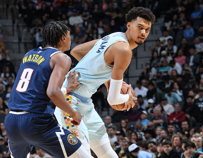 加时赛风云：约基奇46+10+9如何搅乱文班生日夜？MVP归属再引热议