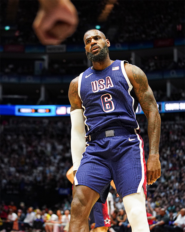 詹姆斯准绝杀 美国男篮险胜南苏丹