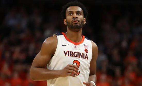 恭喜了！3队5人交易签约完成，字母哥迎来冠军后卫