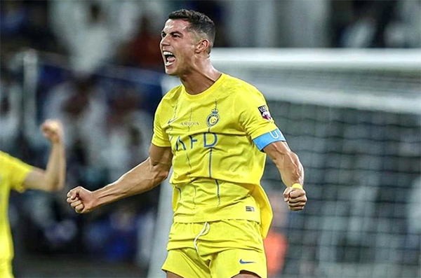 弯道超车！C罗强势戴帽，升至射手榜第二，利雅得胜利摆脱降级区