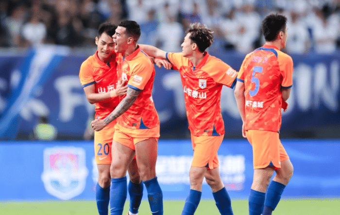 新帅首秀，开局0-2不背锅！泰山队太乱了，创2大耻辱，俯冲降级区