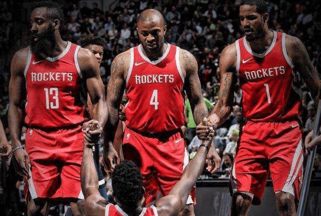 NBA一夜迎多笔交易，雄鹿闷声发大财，36岁悍将创造历史