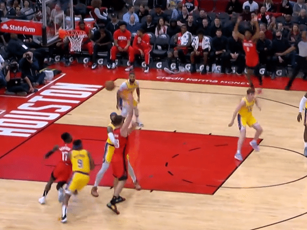 20年前经典一幕再现！申京背传施罗德2+1，复制姚明背传诺里斯