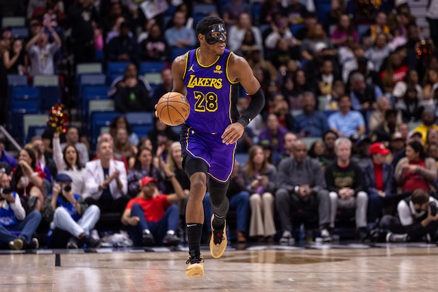 湖人又遭伤病魔咒！专家推断八村或伤停3-6周 詹姆斯坦言感到沮丧