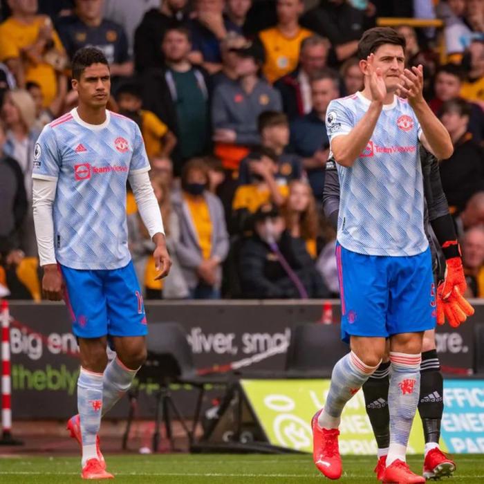 曼联官宣瓦拉内缺阵数周，索帅遭遇穆帅式困难！中卫搭档已无悬念