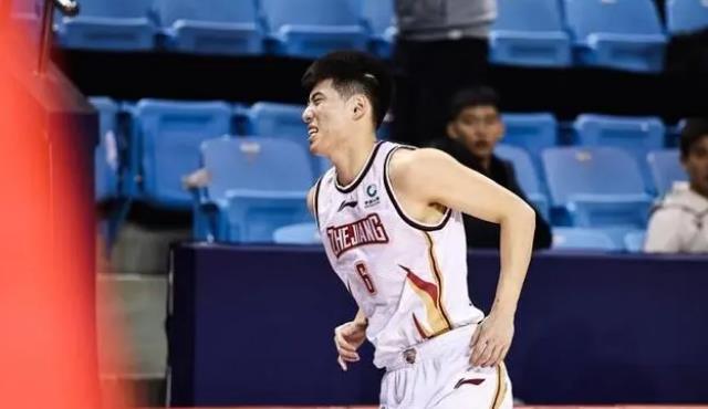 曝浙江队内讧，程帅澎道歉，球队回应外援加钱，郭艾伦表态复出