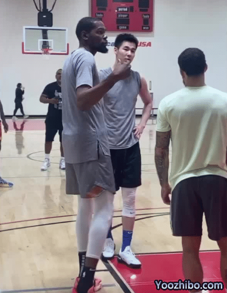 杜兰特最新比赛曝光！多次暴扣打爆骑士新星 郭昊文参与试图封盖KD