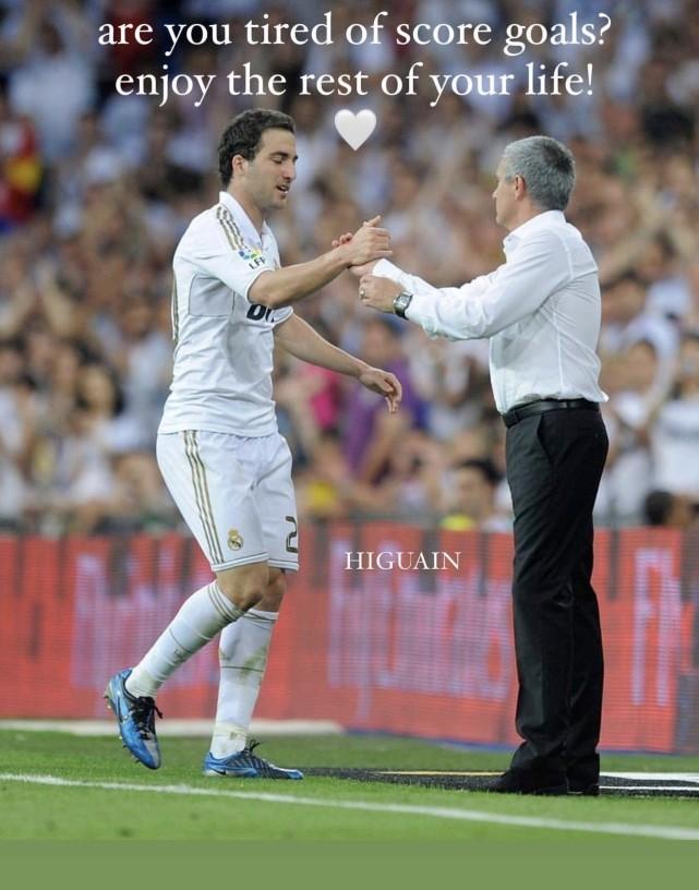 穆帅晒握手照祝福伊瓜因！1句话送别爱将太催泪，皇马尤文官方致谢