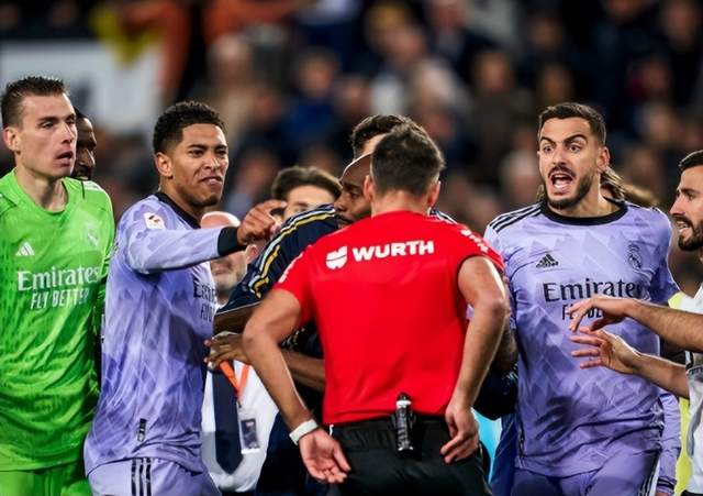 耻辱！皇马遭千古奇冤，贝林绝杀被吹反吃红牌，全队怒不可遏