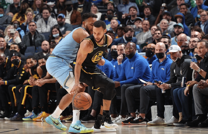 库里正式超越名宿破纪录，19425分！总得分升到历史第55位