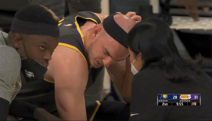 吃醋了！施罗德：当我给琼斯传完空接后，浓眉问我为何不和他这么打！