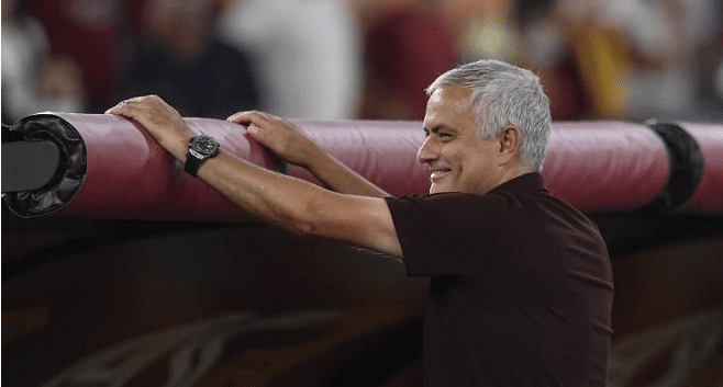 纽卡欲挖穆帅！阿莱格里盛赞穆帅！尤文名宿：穆帅比阿莱格里更强！