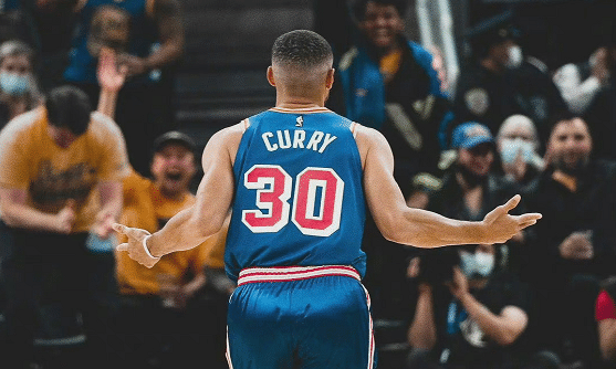 尴尬！圣诞大战恐创最低收视率，巨星缺席，焦点对决成色不足