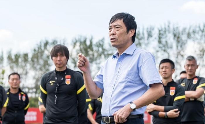 李铁故意打压归化？下课后，最强归化表态给答案，李霄鹏或收大礼