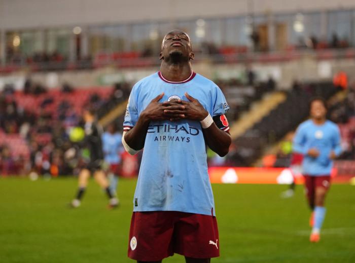 曼联青年队遭重创，曼城6-1狂胜！葡萄牙小妖连中四元还学C罗庆祝