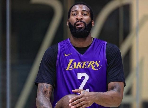 庄神湖人首秀就冲里程碑！只差6板超越名宿，协防字母哥成一大看点