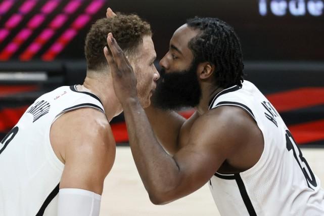 篮网官宣伤病报告！五人缺阵格里芬也休息，打工人哈登又带伤出战？