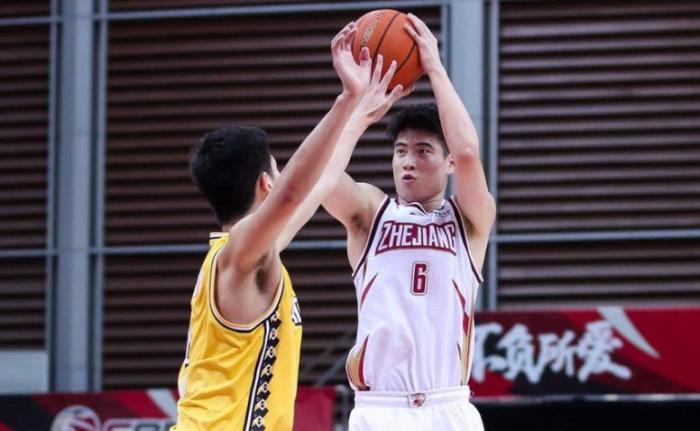 官宣报销！浙江首发后卫赛季提前结束，刘维伟迎来巨大挑战！