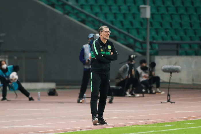 国安官方：与主教练比利奇解约