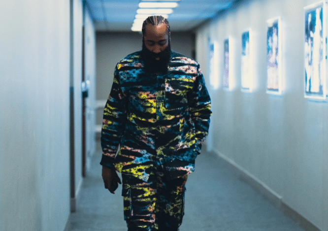 哈登战旧主遭狂嘘：罚球时篮网球迷高喊叛徒 与西蒙斯肉搏太激烈