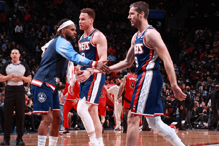 20岁新秀比肩罗斯创纪录，轰28+16+5断！猛龙36分击溃篮网杜兰特绝望