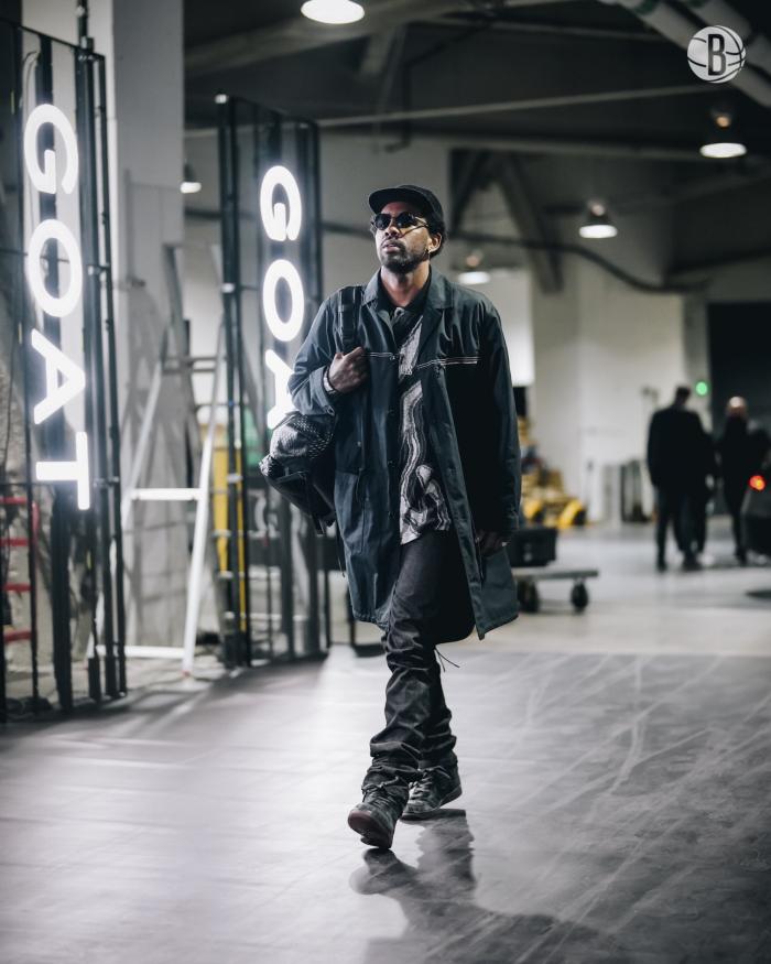 欧文主场首秀演砸，22中6+三分9中1！篮网湖人输卡位战排名下滑