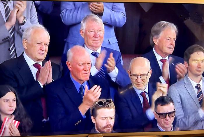 弗爵观看C罗首秀后揭转会细节：无法想象他去曼城，这是伟大日子