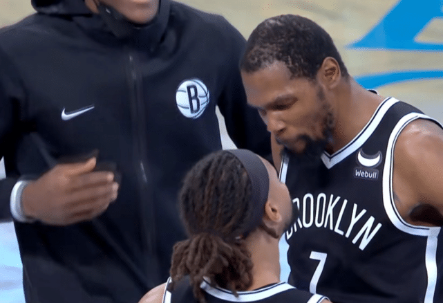 米尔斯单季8场20+距个人纪录仅差1场！33岁迎巅峰！杜兰特撞胸庆祝