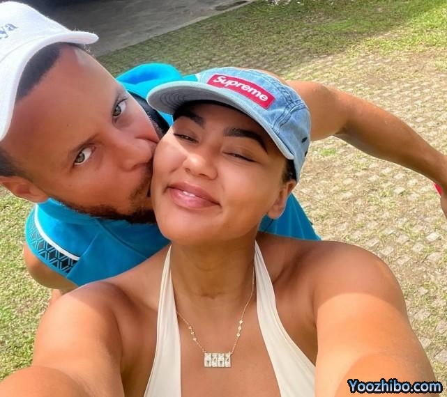 库里夫妇自拍秀恩爱！美媒晒两成就：一数据超乔丹+科比+詹皇+奥胖