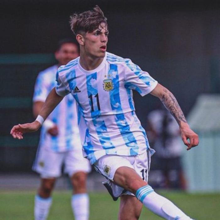 曼联新C罗将在中国演阿根廷首秀，或搭档梅西！曼联欲1700万卖快马