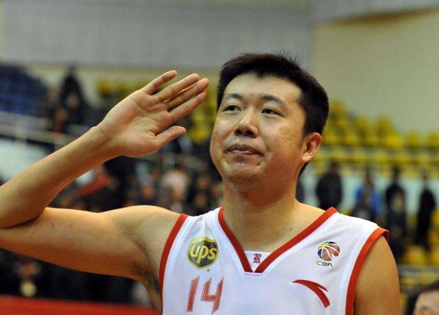 教战士打球，担任体育训练中心教练，王治郅什么级别？年薪多少？