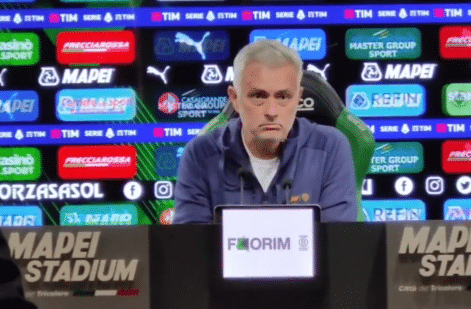 经典抓内鬼？穆帅：球队被一个不职业的球员背叛了