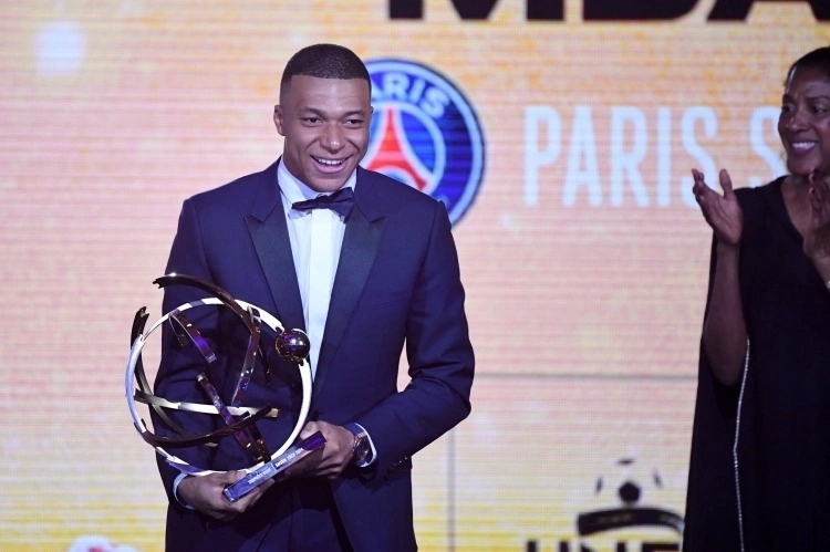 姆巴佩转会皇马，官宣时间确定