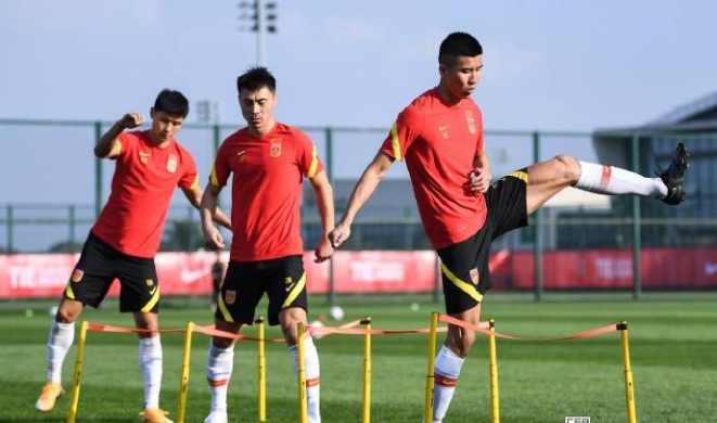 国足体能训练效果令人满意，体测结果显示肌肉疲劳被控制